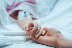 Θρήνος στην Κρήτη: Πέθανε ο 12χρονος που ανασύρθηκε αναίσθητος από τη θάλασσα