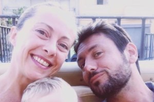 Έχει άγχος η Μελόνι; Μια σέλφι με τον πρωθυπουργό της Ινδίας αποκαλύπτει τη θήκη στο κινητό της και προκαλεί σχόλια - εικόνα 4