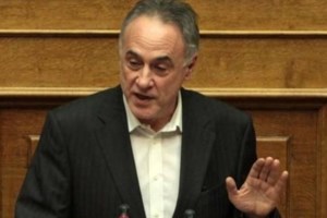 Ανδρουλάκης για θάνατο του Νίκου Τσούκαλη: Πολιτικός με ήθος και μετριοπάθεια που ξεχώριζε στα κοινοβουλευτικά έδρανα