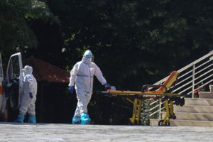 Κορονοϊός - Μόσιαλος: Πώς θα πετύχουμε την ανοσία της αγέλης στην Ελλάδα - εικόνα 2