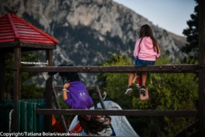 Κρήτη: Σε κακή ψυχολογική κατάσταση η ανήλικη που έκοψε τις φλέβες της σε παιδική χαρά - Θα εξεταστεί από παιδοψυχίατρο