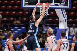 Ευρωμπάσκετ: Ο ασταμάτητος Γιάννης έδωσε την πρώτη θέση στην Εθνική - 99-79 την Ουκρανία