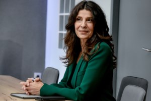 Τσαπανίδου για κόμμα Κασιδιάρη: Ο κ. Γεραπετρίτης τι δουλειά είχε να πίνει καφέδες με τον ανώτατο δικαστή που θα κρίνει;