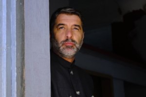 Άγριες Μέλισσες: Ο Βόσκαρης μαθαίνει πως θα πάει σε δίκη και ξεσπά στη Σοφούλα