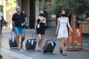 Απίστευτο: Ασθενής με κορονοϊό το "έσκασε" από το Ιπποκράτειο - Συναγερμός στην Αστυνομία