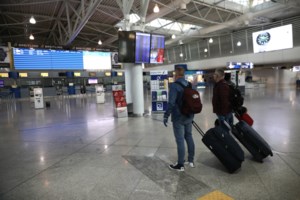 Συναγερμός στο Παγκράτι: Ασανσέρ καταπλάκωσε 30χρονο συντηρητή - Ανασύρθηκε χωρίς τις αισθήσεις του