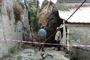 Κέρκυρα: Αγρότης έπεσε με το τρακτέρ του σε κολώνα ρεύματος και βύθισε στο σκοτάδι πολλές περιοχές - εικόνα 2