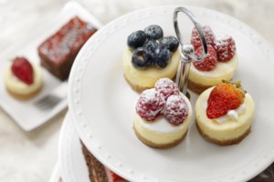 Εορτολόγιο: Ποια ονόματα γιορτάζουν σήμερα, Κυριακή 9 Απριλίου