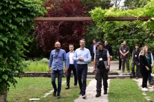 Μητσοτάκης από Χίο: Σηκώνουμε το γάντι της πρόκλησης - Η πολιτική σταθερότητα είναι το μεγάλο ζητούμενο των ευρωεκλογών