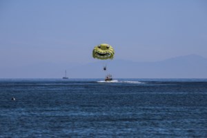 Άνδρος: Ταχύπλοο τραυμάτισε 15χρονο - Μεταφέρεται με ελικόπτερο στην Αθήνα