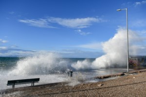 Κακοκαιρία Ιανός: Νέα πορεία του κυκλώνα αλλάζει τα δεδομένα - Ποιες περιοχές θα σαρώσει και ποιες θα γλιτώσουν [Βίντεο]