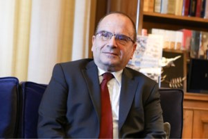 Η κυβέρνηση θεωρεί σίγουρη την πρόταση δυσπιστίας του Τσίπρα- Γιατί λέει ότι είναι "καλοδεχούμενη" - εικόνα 2