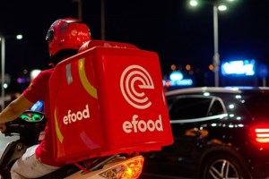 E-food: Τα "κόκκινα γιλέκα" στους δρόμους της Αθήνας- Μαζική διαμαρτυρία των διανομέων - εικόνα 7