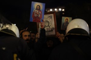 Ζαραλίκος για τις διαμαρτυρίες για την παράστασή του: "Αν πάθει κάτι η οικογένειά μου, υπεύθυνοι "Νίκη" και εκκλησία"