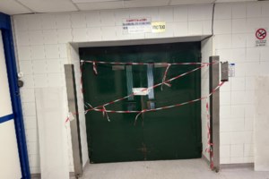 Ερυθρός Σταυρός: "Δεν ακούσαμε θόρυβο, αλλά εκείνη τη στιγμή όλοι τρέχαμε" - Μάρτυρας περιγράφει την πτώση του ασανσέρ - εικόνα 3