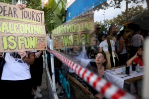 Ο πάπας Φραγκίσκος στηλιτεύει τους λαϊκιστές, προειδοποιεί ότι η δημοκρατία έχει κλονιστεί - εικόνα 2