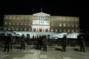 Δούκας: Ακόμη αναζητείται ο απαιτούμενος σεβασμός στο Μνημείο του Άγνωστου Στρατιώτη