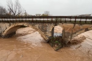 Κακοκαιρία Byron: Πλημμυρισμένοι δρόμοι και διακοπές κυκλοφορίας σε Πιερία, Χαλκιδική και Ημαθία