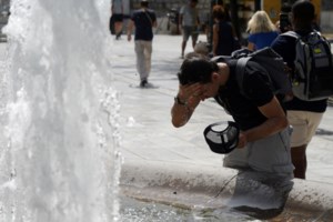 Έξοδος Αγίου Πνεύματος: Αναχωρούν για το τριήμερο οι Αθηναίοι - Γεμάτα τα πλοία [βίντεο]