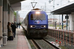 Πάτρα: Ελιωσαν οι τροχοί του Προαστιακού - Αιτία τα συνεχόμενα δρομολόγια