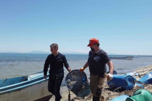 Χωματερή ο βυθός του Θερμαϊκού: Ανέσυραν από... καρότσι σούπερ μάρκετ μέχρι μπαταρίες αυτοκινήτου [εικόνες]