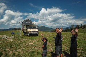 Στο ποδήλατο κουβαλάει το "σπίτι" του: Ταξιδεύει όλο τον κόσμο και δουλεύει εξ αποστάσεως - Πώς είναι η ζωή του - εικόνα 2