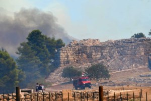 ΣΥΡΙΖΑ για τη φωτιά στις Μυκήνες: Απύθμενο θράσος - Η Μενδώνη βλέπει μόνο "λίγο μαύρο στο χώμα" - εικόνα 2