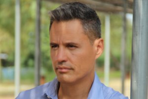 28η Οκτωβρίου - Σέρρες: Μόνο σημαιοφόροι και παραστάτες στις μαθητικές παρελάσεις του νομού - εικόνα 2