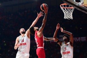 Χρηστίδης - Μαρκογιάννακης: Δίπλα δίπλα στο ΣΕΦ οι βουλευτές ΠΑΣΟΚ και ΝΔ - Τα γέλια με τον Σπανούλη [βίντεο]