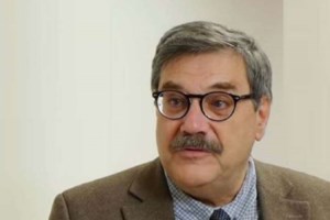 Πρύτανης ΕΚΠΑ: Εμβολιαζόμαστε και επιστρέφουμε στα αμφιθέατρα