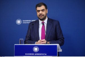 Μαρινάκης: Τα μέτρα της ΔΕΘ αφορούν τους πάντες - Δεν έγινε κεντρώος ο Τσίπρας επειδή έβγαλε ένα μανιφέστο