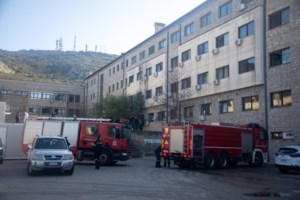 Φωτιά στο "Παπανικολάου"- Μαρτυρία γιατρού: Ασθενής μου είπε ότι εξερράγη το κινητό του - εικόνα 2