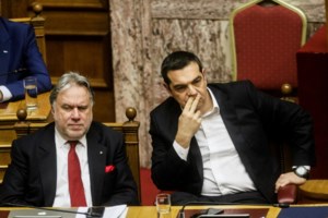 Η "Ομάδα Αλήθειας" θυμίζει στην Τσαπανίδου τι έλεγε για τον Κατρούγκαλο: "Μην σκίζεστε, αυξήσεις στα εμφράγματα είχαμε" - εικόνα 2