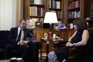 Ο Μητσοτάκης στο υπουργείο Παιδείας: Σύντομα θα διαθέτουμε και μη κρατικά πανεπιστήμια, διορθώνουμε την ανορθογραφία - εικόνα 2