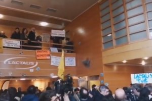 Ιταλία: Οργισμένοι οι αγρότες με την Μελόνι- "Ζητήσαμε συνάντηση, αλλά δεν μας απάντησε - Προσβλητική η συμπεριφορά της" - εικόνα 2