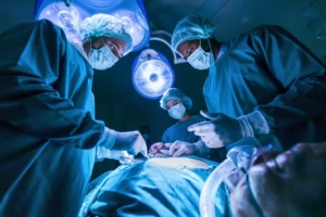 Χαμός στη Θεσσαλονίκη: Τους έκανε παρατήρηση για φασαρία και την έβρισαν αισχρά- Έκανε μήνυση και συνελήφθησαν - εικόνα 2