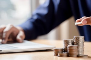 Πράσινα τιμολόγια: Πού θα κυμανθούν οι τιμές ρεύματος τον Νοέμβριο