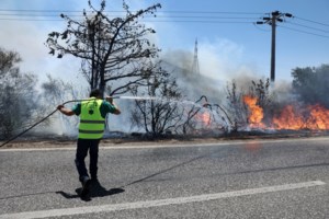 Καλλιάνος για Κουβαρά: "Μέχρι και 8 μποφόρ οι ριπές των ανέμων" - Meteo: Πάνω από 200 χλμ μεταφέρθηκε ο καπνός - εικόνα 3