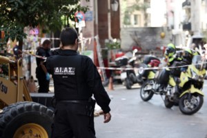 Χαλκιδική: Στο παιδικό δωμάτιο με τέσσερις σφαίρες η 39χρονη - Σε αίματα πατούσε ο 8χρονος [εικόνες-βίντεο] - εικόνα 2