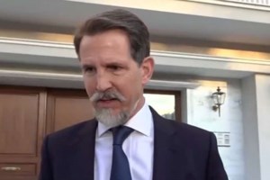 Ακτινογραφία της Daily Mail στον γάμο Χρυσής και Νικόλαου: Γιατί έγινε σε τόσο κλειστό κύκλο - Στη σκιά της Τατιάνας - εικόνα 11