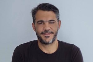 O γιος του Ροβέρτου Σπυρόπουλου εξυμνεί την κυβέρνηση Μητσοτάκη - Αφού αποχώρησε από το ΠΑΣΟΚ