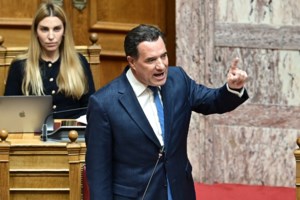 Νέες "βολές" Άδωνι κατά Ζωής: "Δεν είχα κανέναν άλλο τρόπο να υπερασπιστώ τη Δημοκρατία από την απαίσια αυτή ύπαρξη"