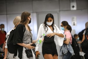 Ασέβεια των Τούρκων στον Πύργο του Γαλατά: Ρίχνουν με ηλεκτρικό τρυπάνι τοίχο του μνημείου [Βίντεο]