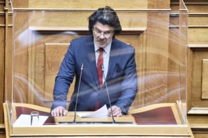 Συνελήφθη στο "Ελευθέριος Βενιζέλος" Αιγύπτιος με 850.000 ευρώ στη βαλίτσα του