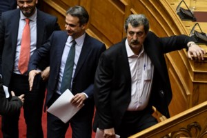 Κρήτη: Σε κλίμα συγκίνησης η ενθρόνιση του νέου αρχιεπισκόπου - Μητσοτάκης: Άξιος συνεχιστής της παράδοσης της Εκκλησίας [Εικόνες] - εικόνα 2
