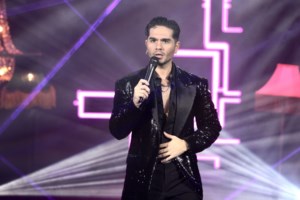 Χρήστος Μάστορας: Τσακώθηκε με θαμώνα γιατί φλέρταρε τη σύντροφό του - Το μήνυμα του τραγουδιστή [Βίντεο]