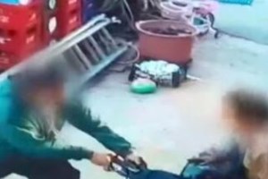 Φρίκη στην Πάτρα: Συνελήφθη πρώην μαιευτήρας για πορνογραφία ανηλίκων - Έβγαζε γυμνές φωτογραφίες τα εγγόνια του