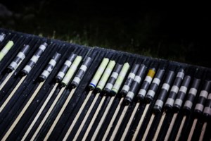 Θλιβερός απολογισμός: Επτά ακρωτηριασμοί από βεγγαλικά - Το βίντεο της ΕΛΑΣ