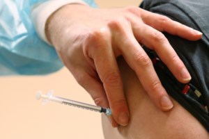 Θεμιστοκλέους: Από τον Ιούνιο όλα τα εμβόλια στους 40 - 44 ετών- "Πράσινο φως" για το AstraZeneca σε εγκύους