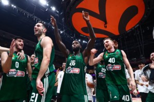 Γιάννης Αντετοκούνμπο: "Μόνο για τον Φιλαθλητικό θα γύρναγα- Ολυμπιακός και Παναθηναϊκός δεν με ήθελαν όταν ήμουν μικρός"